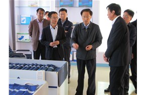 2018年10月26日，龍口市市委書記韓世軍、龍口市高新區(qū)黨工委書記霍樹春來雙鷹參觀指導(dǎo)